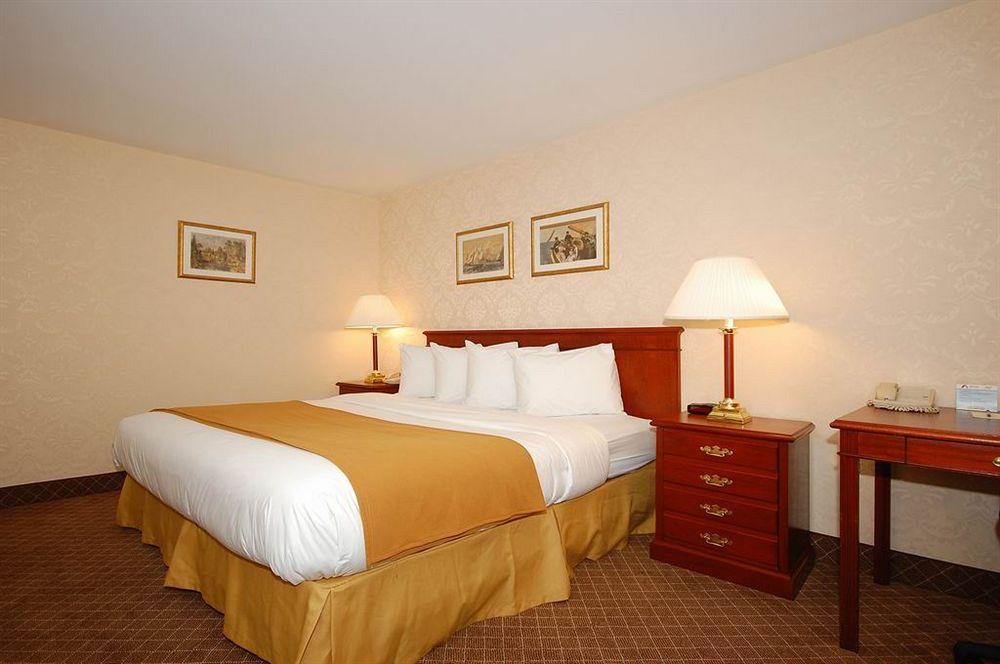 Days Inn By Wyndham Woodbury Long Island Szoba fotó